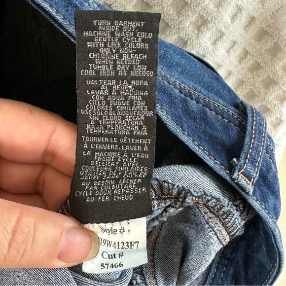 Adriano Goldschmied Denim Cutoff Style Shorts - Picture 9 of 10